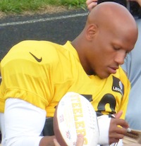 American Footballer Shazier on life with alopecia
